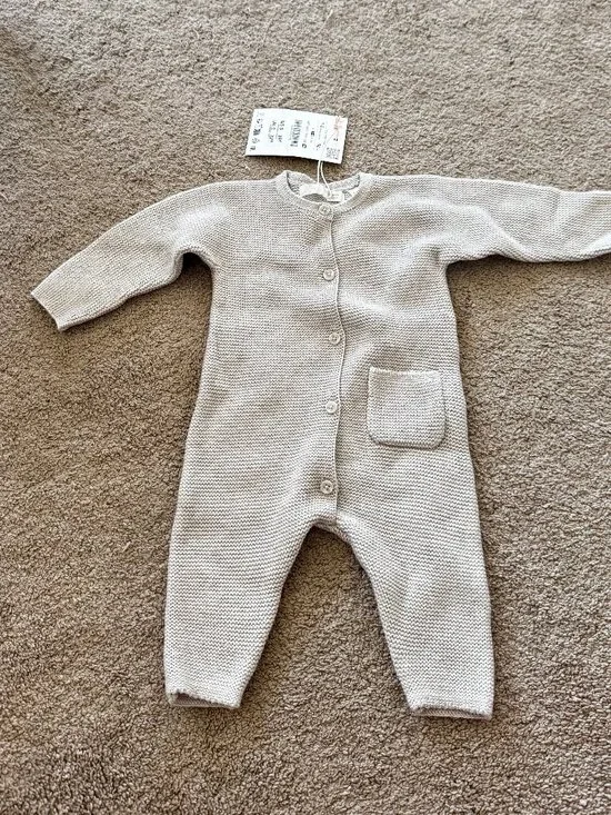 Zara Beuge Knit Long Sleeve Baby Onesie/Bodysuit - Picture 2 of 2